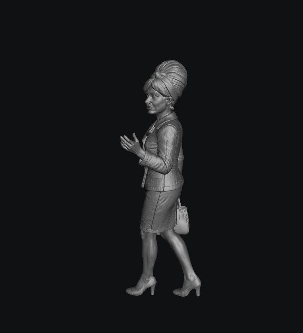 SW9592 1960's Bee Hive Females 2 1:35/1:32 Scale 'Hand Painted'