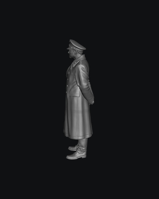 SW5043 WW2 Luftwaffe Staff Officer 2 1:35/1:32 Scale 'Hand Painted'