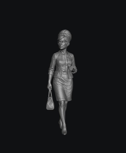 SW9592 1960's Bee Hive Females 3 1:35/1:32 Scale 'Hand Painted'