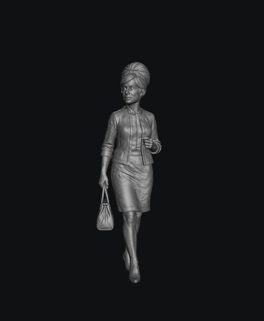 SW9592 1960's Bee Hive Females 3 1:35/1:32 Scale 'Hand Painted'