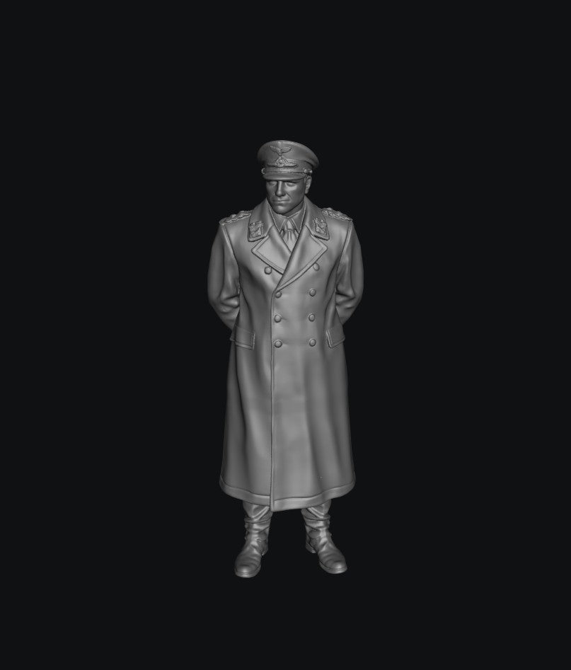 SW5043 WW2 Luftwaffe Staff Officer 2 1:35/1:32 Scale 'Hand Painted'
