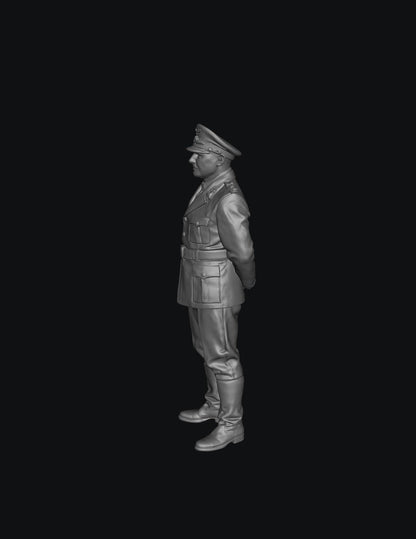 SW5043 WW2 Luftwaffe Staff Officer 3 1:35/1:32 Scale 'Hand Painted'