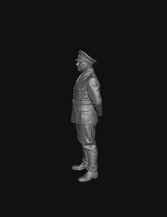 SW5043 WW2 Luftwaffe Staff Officer 3 1:35/1:32 Scale 'Hand Painted'