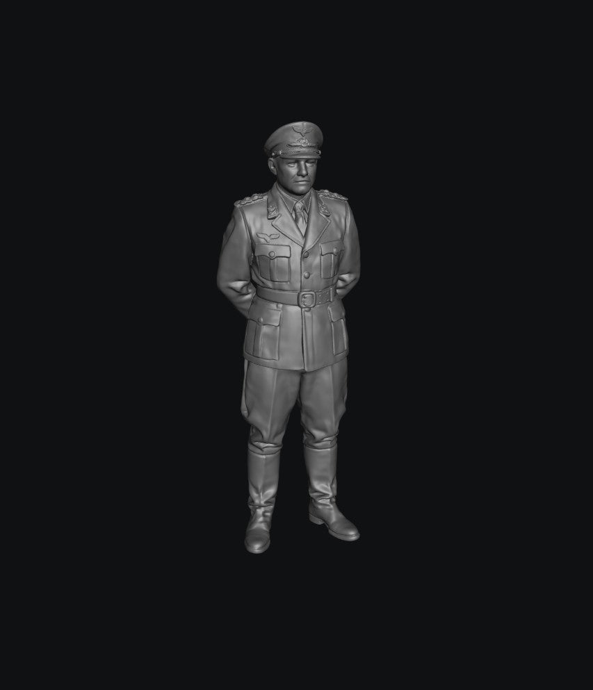 SW5043 WW2 Luftwaffe Staff Officer 3 1:35/1:32 Scale 'Hand Painted'
