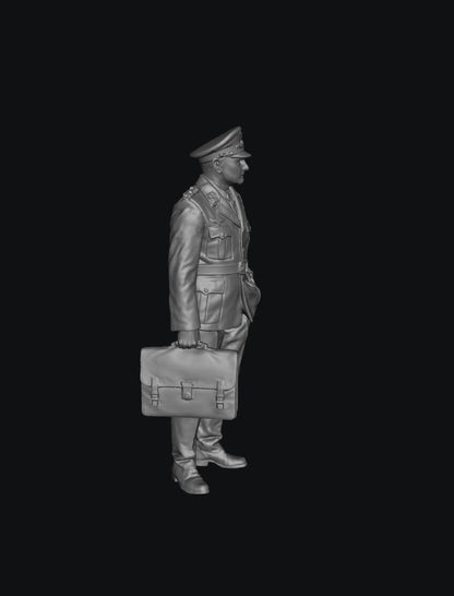 SW5043 WW2 Luftwaffe Staff Officer 4 1:35/1:32 Scale 'Hand Painted'