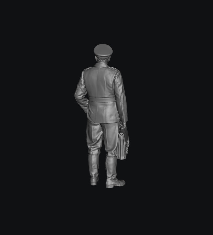 SW5043 WW2 Luftwaffe Staff Officer 4 1:35/1:32 Scale 'Hand Painted'