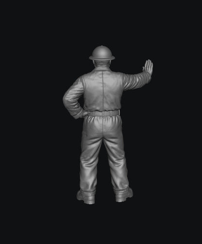 SW1154 WW2 RAF Ground Crew Leaning B 1:35/1:32 Scale 'Hand Painted'
