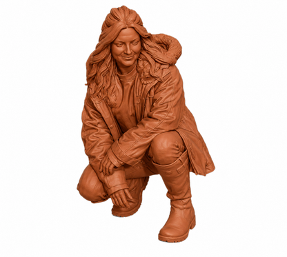 SW9562 Harriet Cowan Kneeling - Clarkson's Farm 1:35/1:32 Scale 'Hand Painted'