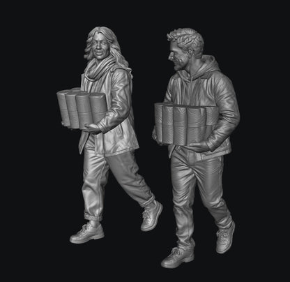SW9345 2 People with toilet rolls 1:35/1:32 Scale 'Hand Painted'