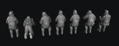 SW2209 WWII RAF Bomber Aircrew Figures 1:35/1:32 Scale 'Hand Painted'