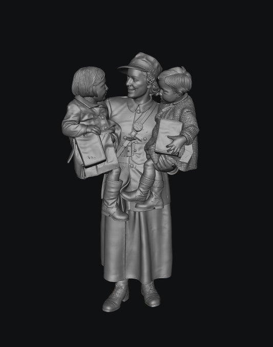SW9376 WW2 Conductress or Clippie with Child Evacuees