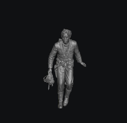 SW9555 WW2 RAF Pilot Getting off Plane 1:35/1:32 Scale 'Hand Painted'