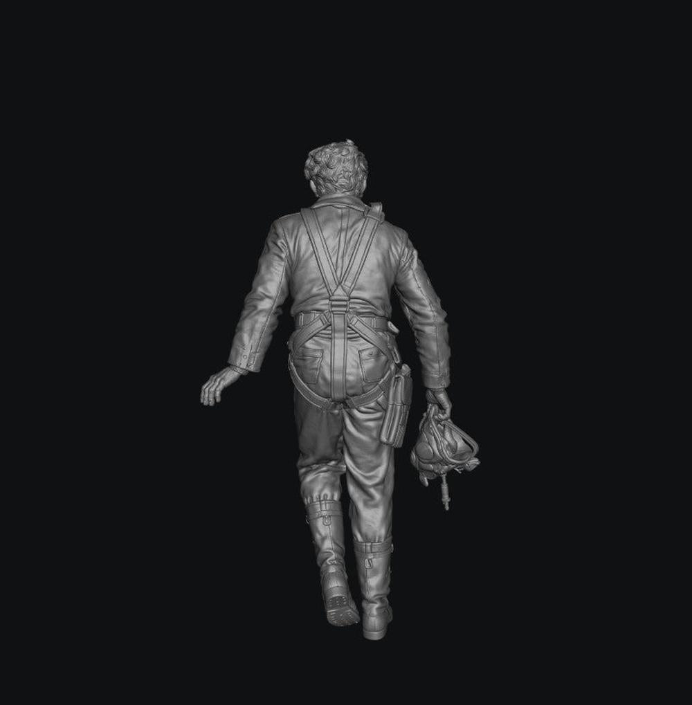 SW9555 WW2 RAF Pilot Getting off Plane 1:35/1:32 Scale 'Hand Painted'