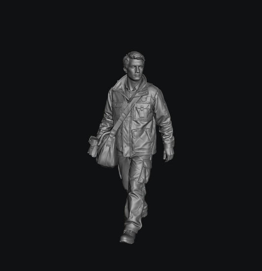 SW9558 Postal Workers Winter 1 1:35/1:32 Scale 'Hand Painted'