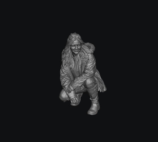 SW9562 Harriet Cowan Kneeling - Clarkson's Farm 1:35/1:32 Scale 'Hand Painted'