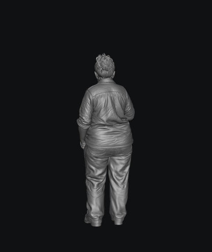 SW9568 People Drinking Fat Female 3 1:35/1:32 Scale 'Hand Painted'