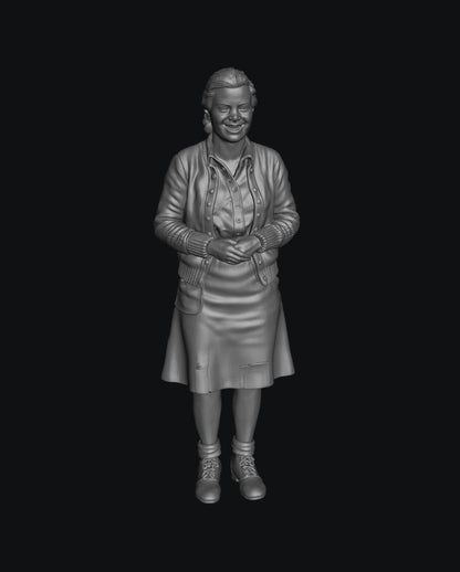 SW9567 1940 Female on Street A 1:35/1:32 Scale 'Hand Painted'