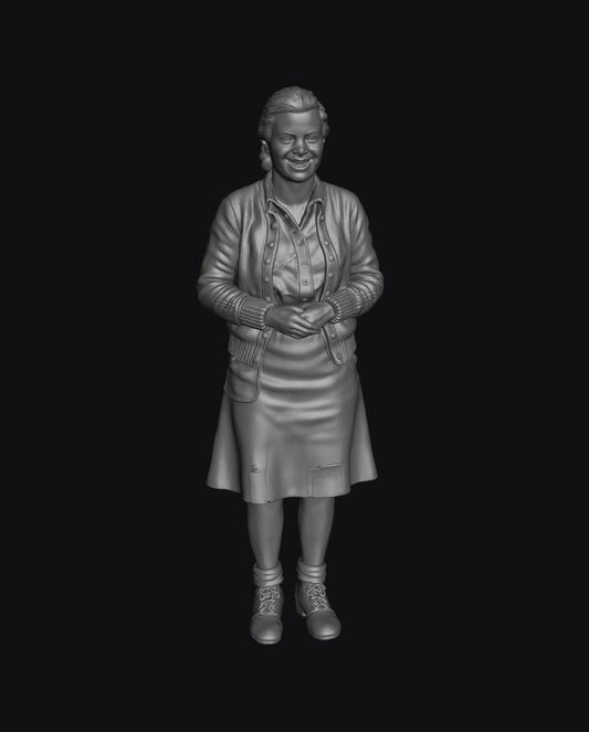 SW9567 1940 Female on Street A 1:35/1:32 Scale 'Hand Painted'