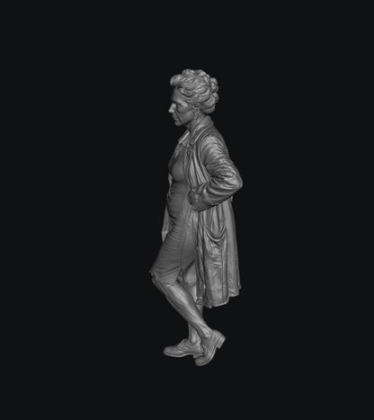 SW9567 1940 Working Female on Street B 1:35/1:32 Scale 'Hand Painted'