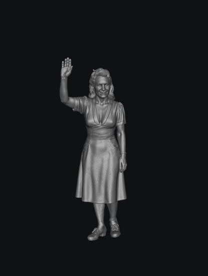 SW9567 1940 Female Waving D 1:35/1:32 Scale 'Hand Painted'
