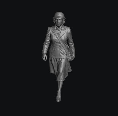 SW8306 WW2 WRNS Wren 1 1:35/1:32 Scale 'Hand Painted'