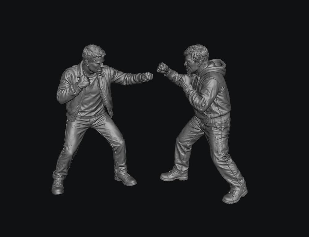 SW8334 2 Men Fighting 1:35/1:32 Scale 'Hand Painted'