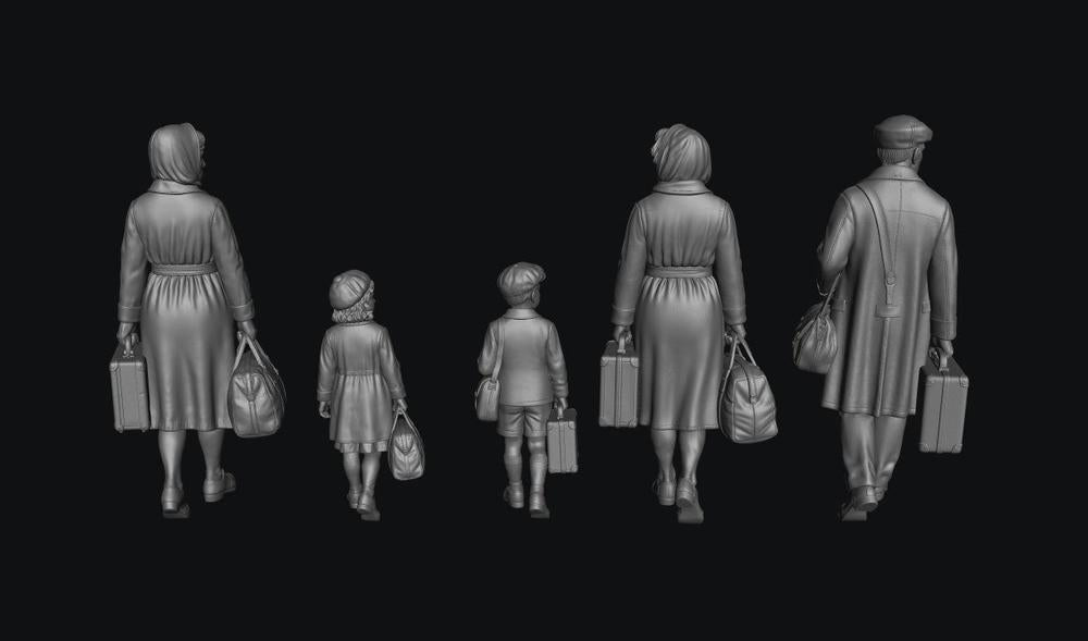 SW8338 WW2 Refugee Family 1:35/1:32 Scale 'Hand Painted'