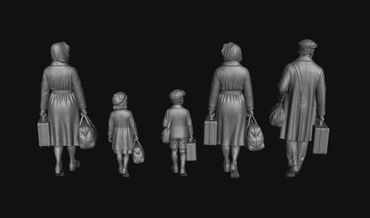 SW8338 WW2 Refugee Family 1:35/1:32 Scale 'Hand Painted'