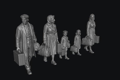 SW8338 WW2 Refugee Family 1:35/1:32 Scale 'Hand Painted'