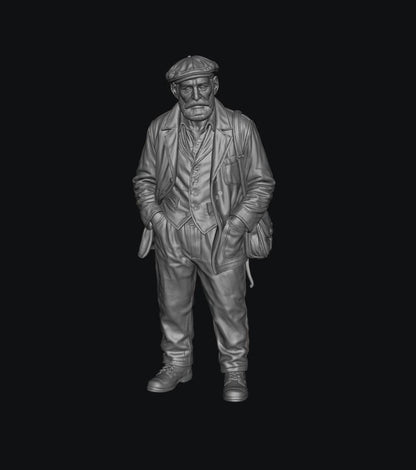 SW9360 Old Steam Engine Driver 1:35/1:32 Scale 'Hand Painted'
