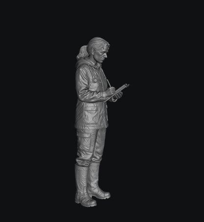 SW9358 Vets Farm Vet 4 1:35/1:32 Scale 'Hand Painted'