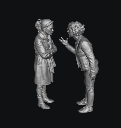 SW9531 Tara & Sue Arguing in Playground 1:35/1:32 Scale 'Hand Painted'