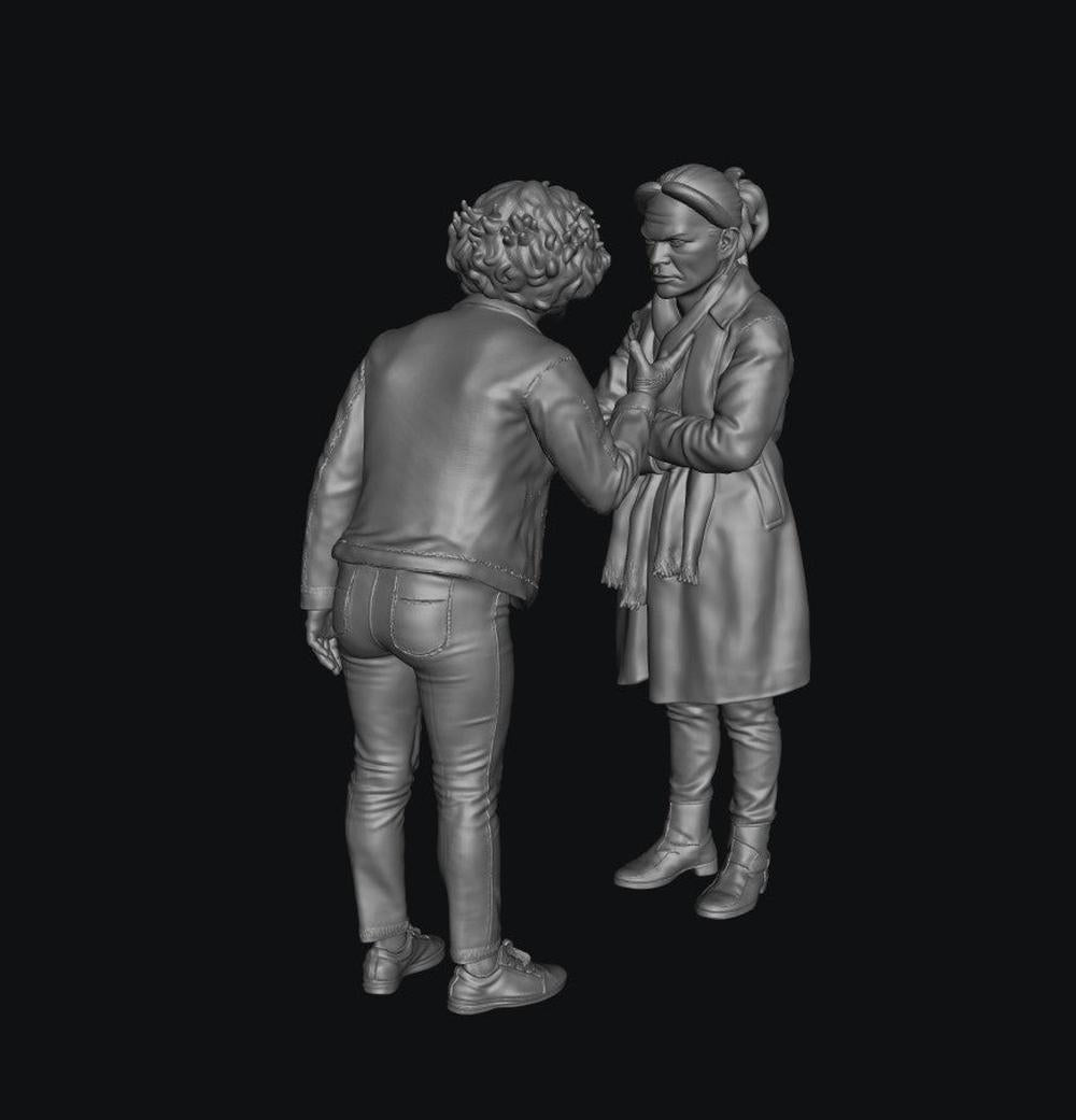 SW9531 Tara & Sue Arguing in Playground 1:35/1:32 Scale 'Hand Painted'