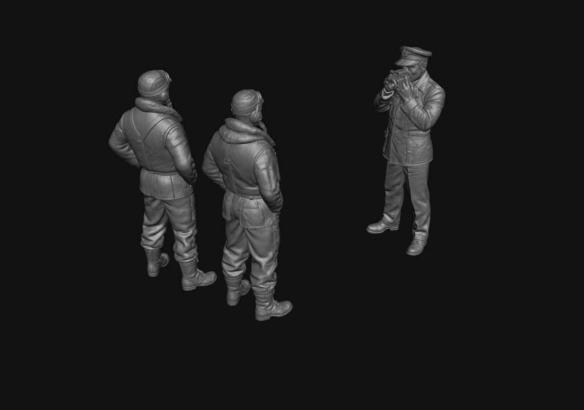 SW9368 WW2 RAF Pilots and Camera Man 1:35/1:32 Scale 'Hand Painted'