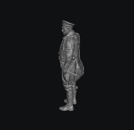 SW5042 WW2 German Fighter Pilot Standing A 1:35/1:32 Scale 'Hand Painted'