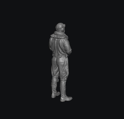 SW5042 WW2 German Fighter Pilot Standing B 1:35/1:32 Scale 'Hand Painted'