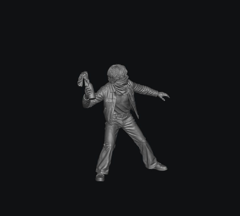 SW9611 Rioting Figure 5 1:35/1:32 Scale 'Hand Painted'