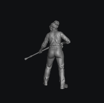 SW827 Female with Pressure Washer Lance 1:35/1:32 Scale 'Hand Painted'