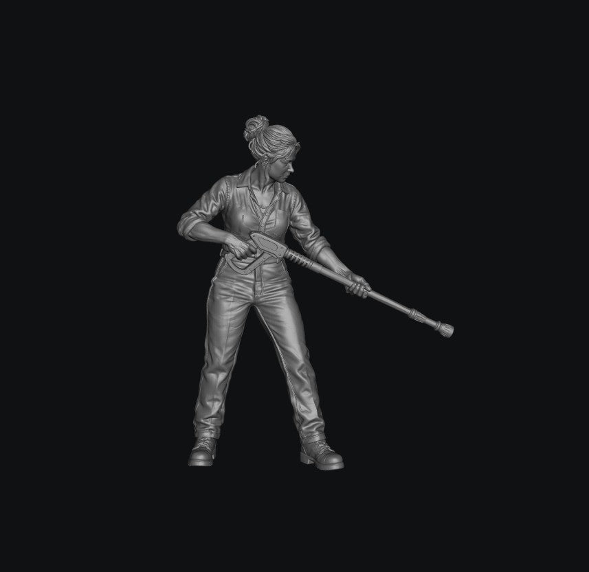 SW827 Female with Pressure Washer Lance 1:35/1:32 Scale 'Hand Painted'