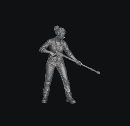 SW827 Female with Pressure Washer Lance 1:35/1:32 Scale 'Hand Painted'
