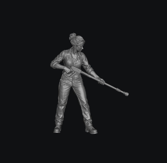 SW827 Female with Pressure Washer Lance 1:35/1:32 Scale 'Hand Painted'