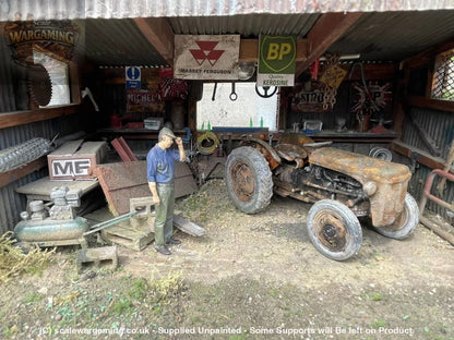 MM071 Older Male Farmer With Cloth Cap Figure