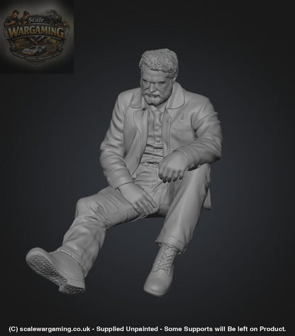 SW3103 Farmer Sitting - Figure