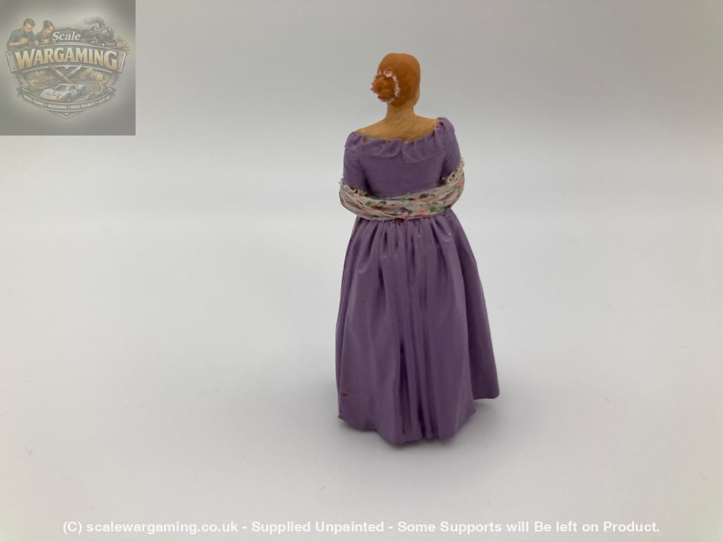 132s-0125 Elegant 1900’s Lady Figure