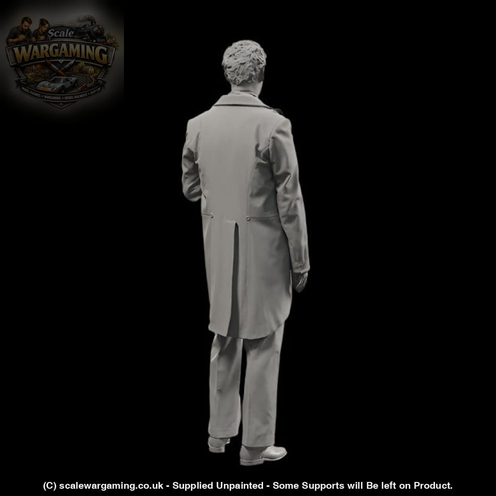 132s-0126 1900’s Waiter Figure