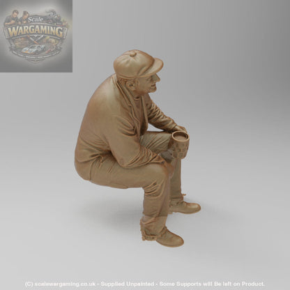 SW9190 Farm Worker sitting with beer - Figure