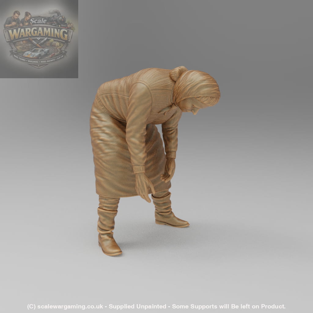 SW977A Female Farm Worker Working in Field - Figure